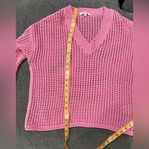 Madewell Pink Open-Knit V-Neck Sweater- Size Medium - Picture 6 of 6